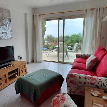 Lovely 1 Bedroom In Hills Complex *