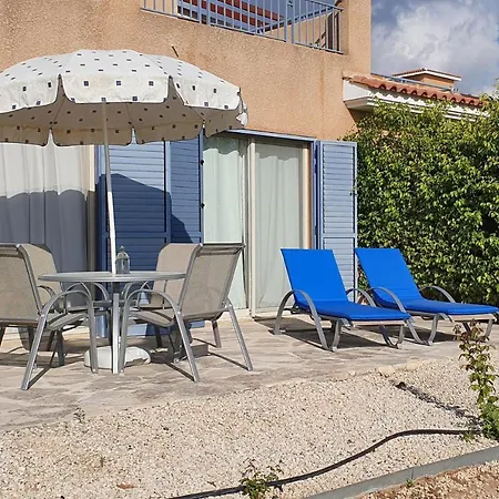 Lovely 1 Bedroom In Hills Complex *